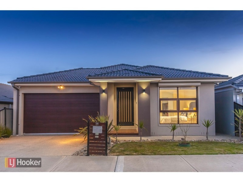 19 Bradshaw Avenue, Craigieburn VIC 3064