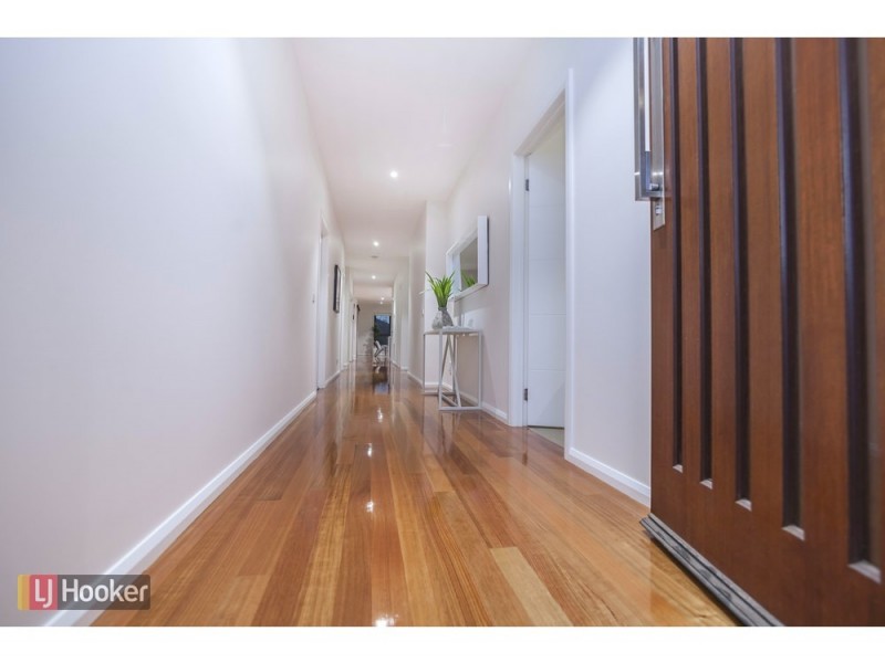 19 Bradshaw Avenue, Craigieburn VIC 3064