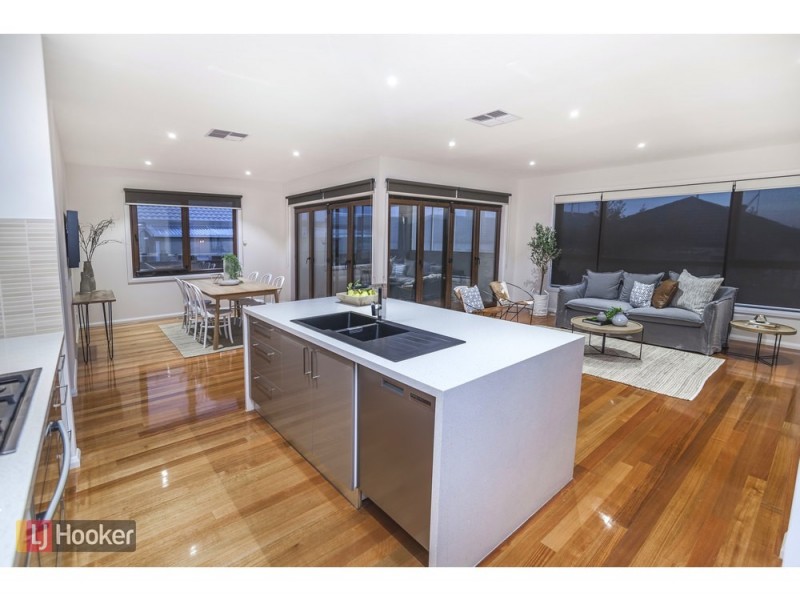 19 Bradshaw Avenue, Craigieburn VIC 3064