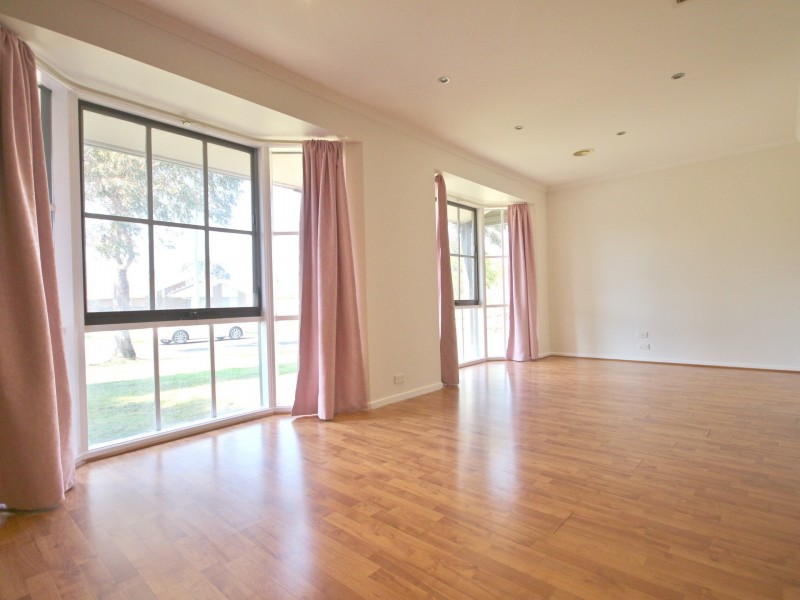 11 Banbury Crescent, Craigieburn VIC 3064