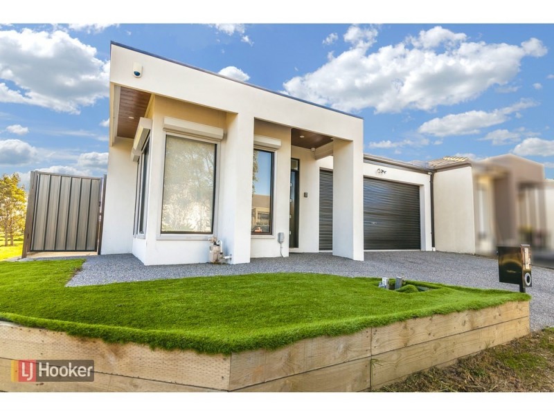 16 Burrows Place, Craigieburn VIC 3064