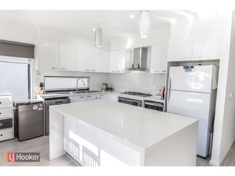 16 Burrows Place, Craigieburn VIC 3064