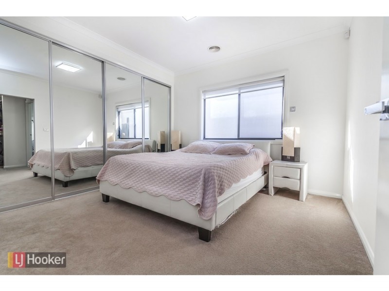 16 Burrows Place, Craigieburn VIC 3064