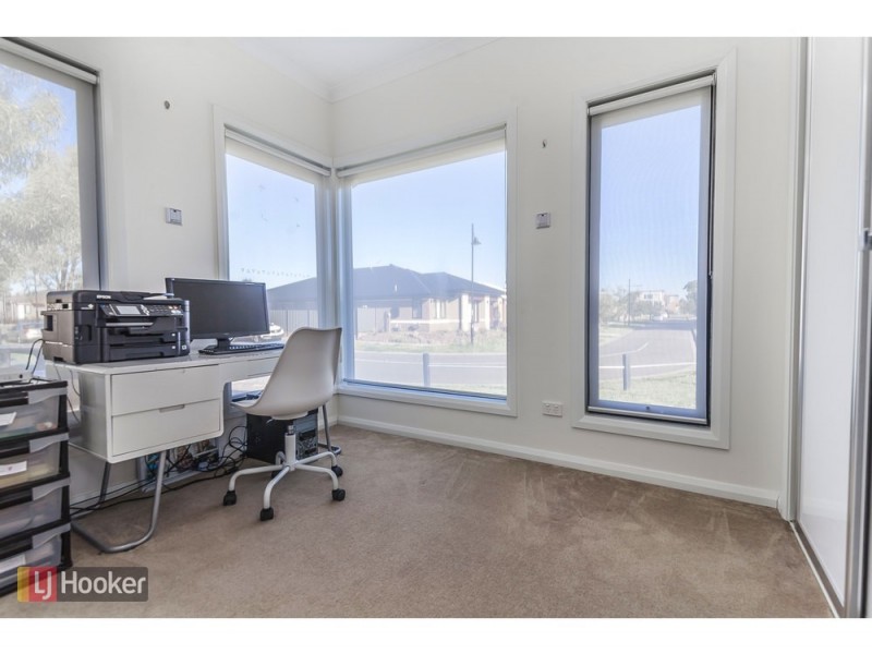 16 Burrows Place, Craigieburn VIC 3064