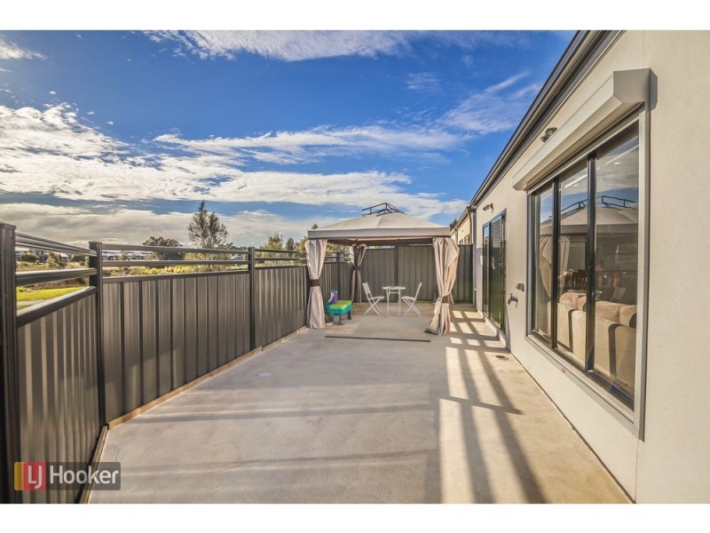 16 Burrows Place, Craigieburn VIC 3064