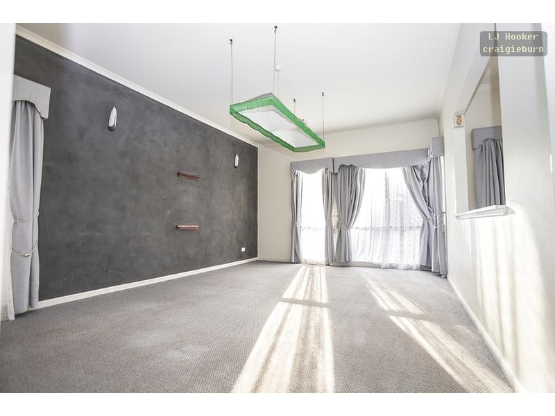5 Hammond Place, Roxburgh Park VIC 3064