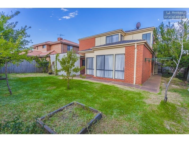 5 Hammond Place, Roxburgh Park VIC 3064