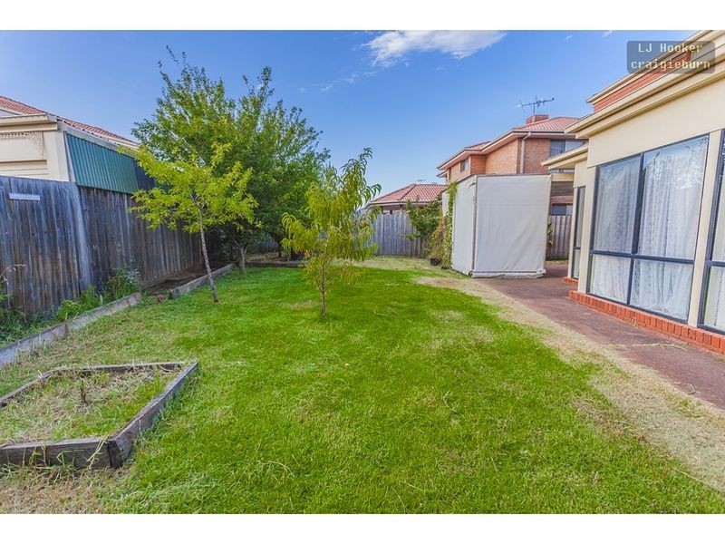 5 Hammond Place, Roxburgh Park VIC 3064