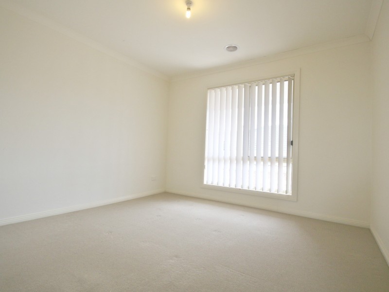 40 Burniston Avenue, Craigieburn VIC 3064