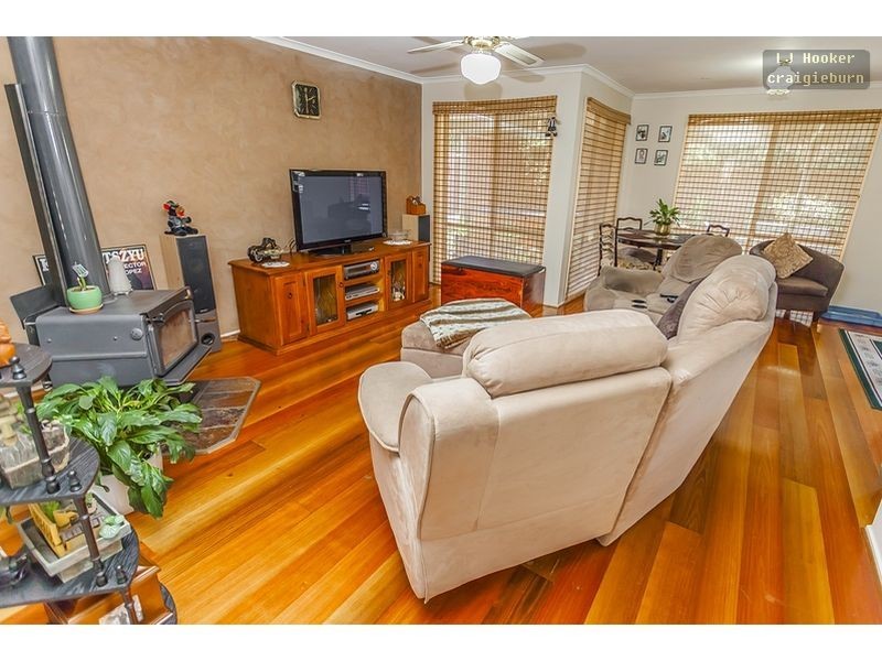 14 Exmouth Rd, Craigieburn VIC 3064