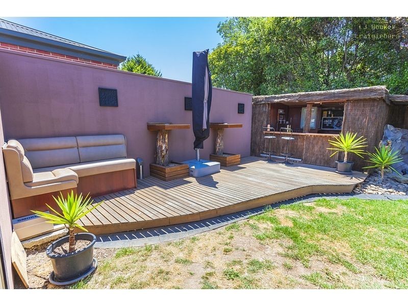 14 Exmouth Rd, Craigieburn VIC 3064