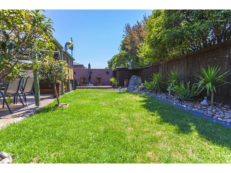 14 Exmouth Rd, Craigieburn VIC 3064