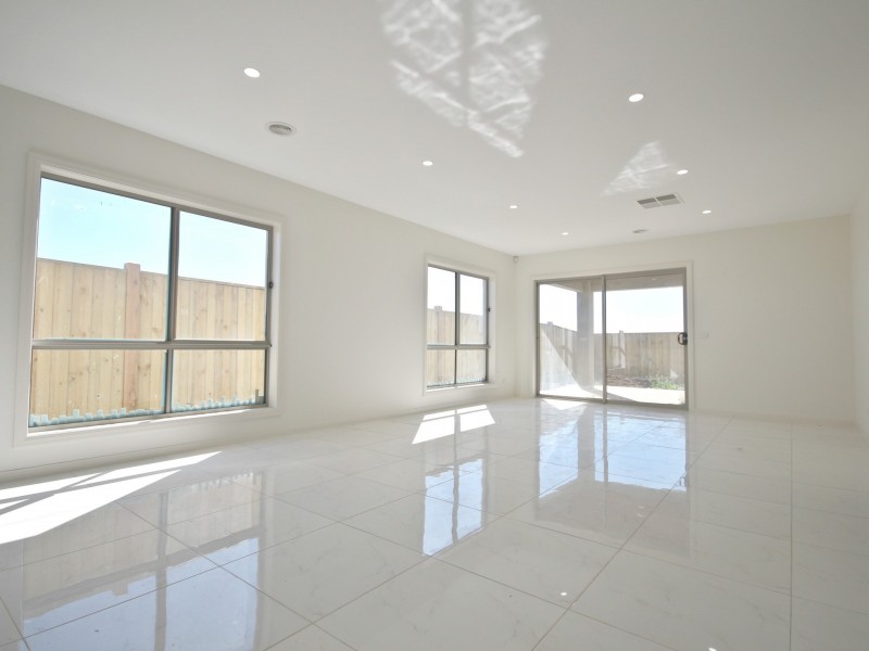 22 Delson Way, Mickleham VIC 3064