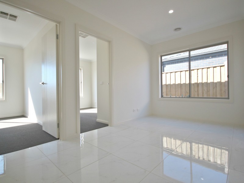 22 Delson Way, Mickleham VIC 3064