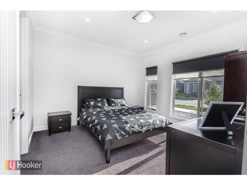 45 Loudon Circuit, Craigieburn VIC 3064