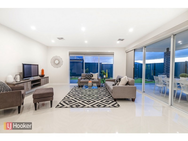 5 Montalto Street, Craigieburn VIC 3064