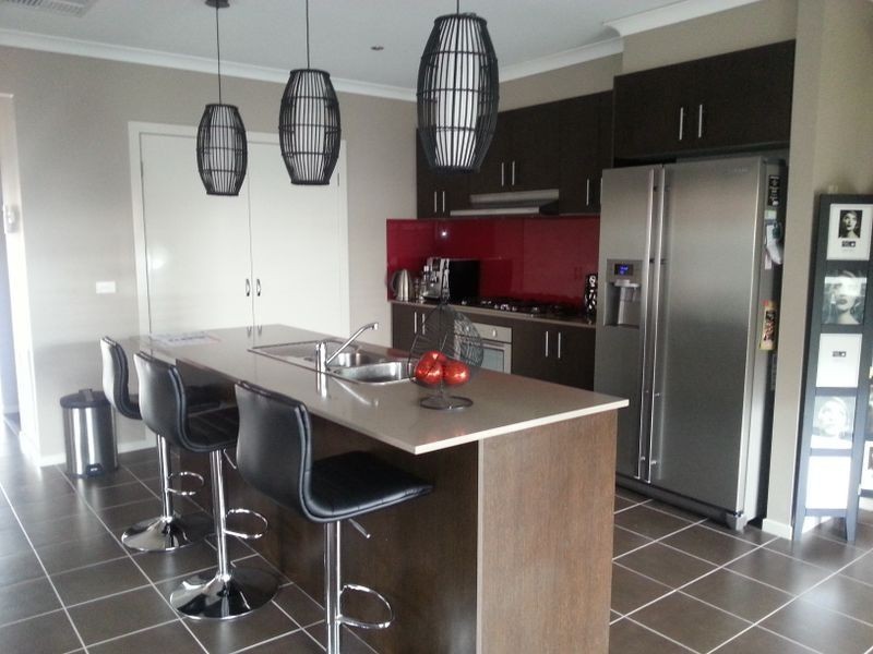 8 Wattletree St, Craigieburn VIC 3064