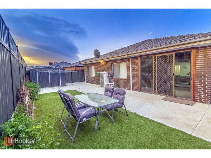 8 Braveheart Road, Craigieburn VIC 3064