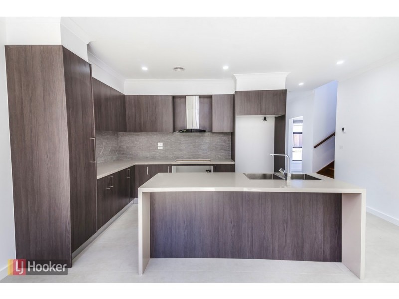 24 Fortitude Drive, Craigieburn VIC 3064