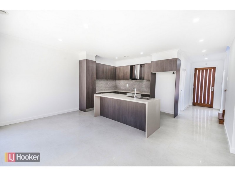 24 Fortitude Drive, Craigieburn VIC 3064