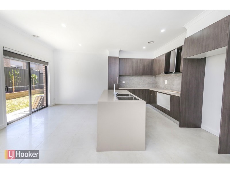 24 Fortitude Drive, Craigieburn VIC 3064