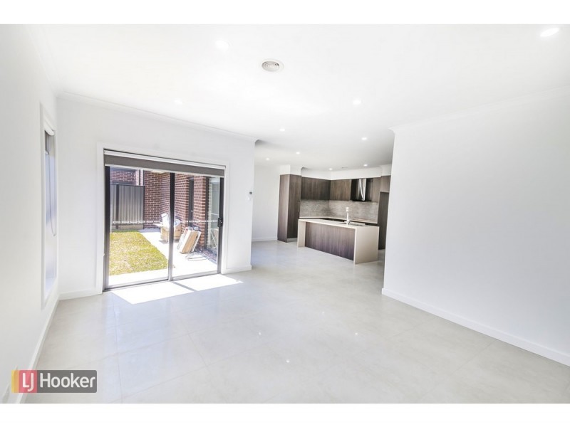 24 Fortitude Drive, Craigieburn VIC 3064