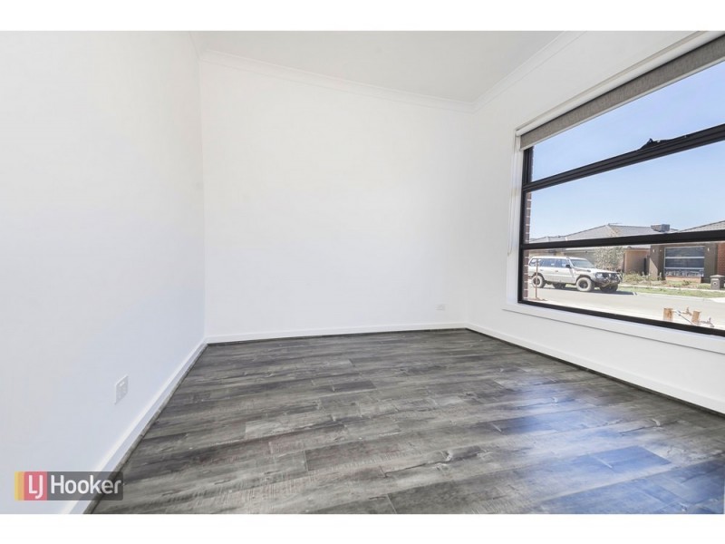 24 Fortitude Drive, Craigieburn VIC 3064