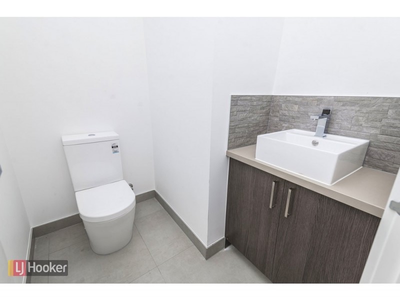 24 Fortitude Drive, Craigieburn VIC 3064