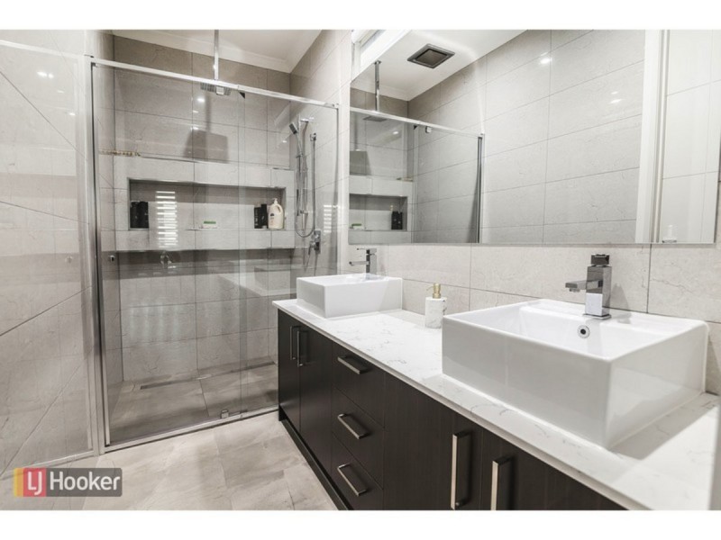 12 Riegelhuth Street, Craigieburn VIC 3064
