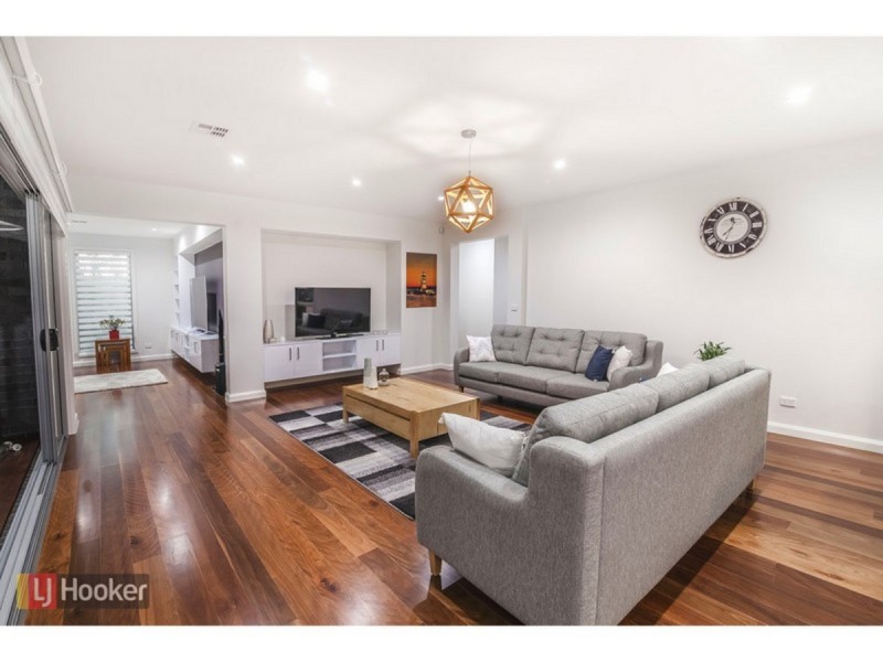 12 Riegelhuth Street, Craigieburn VIC 3064
