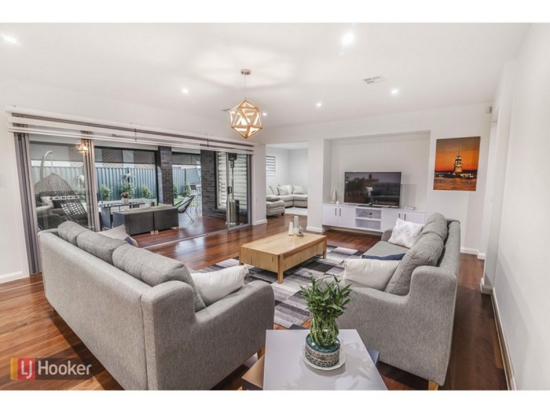 12 Riegelhuth Street, Craigieburn VIC 3064