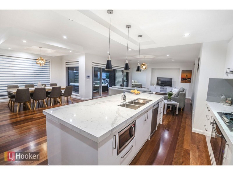 12 Riegelhuth Street, Craigieburn VIC 3064