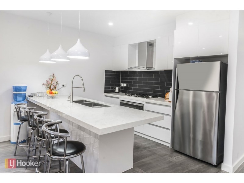 64 Streamside Drive, Craigieburn VIC 3064