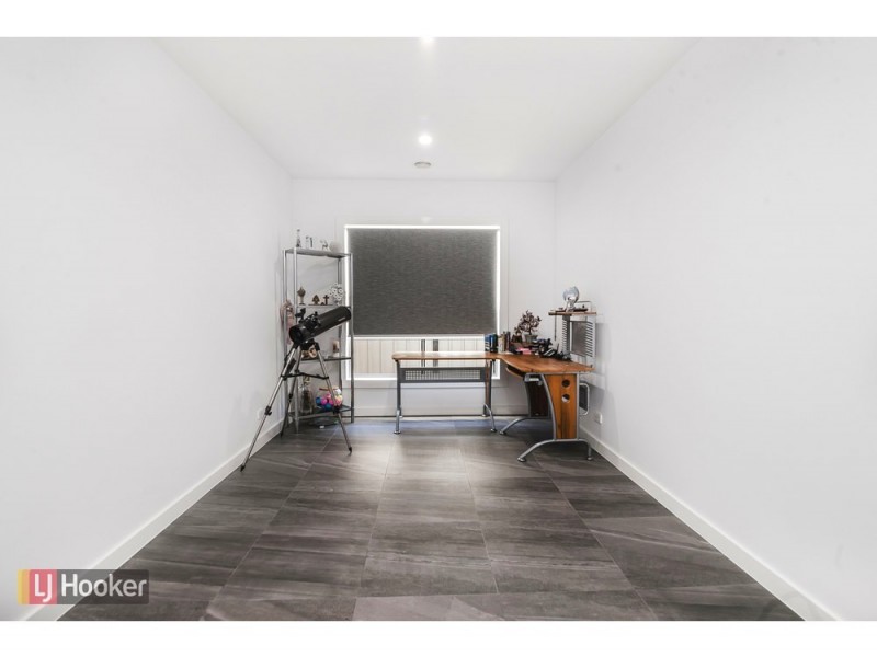 64 Streamside Drive, Craigieburn VIC 3064