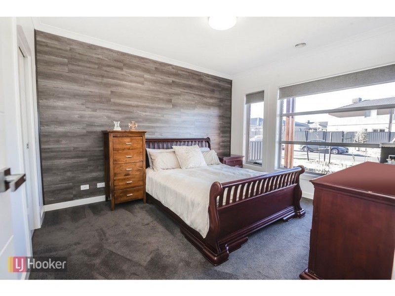 64 Streamside Drive, Craigieburn VIC 3064