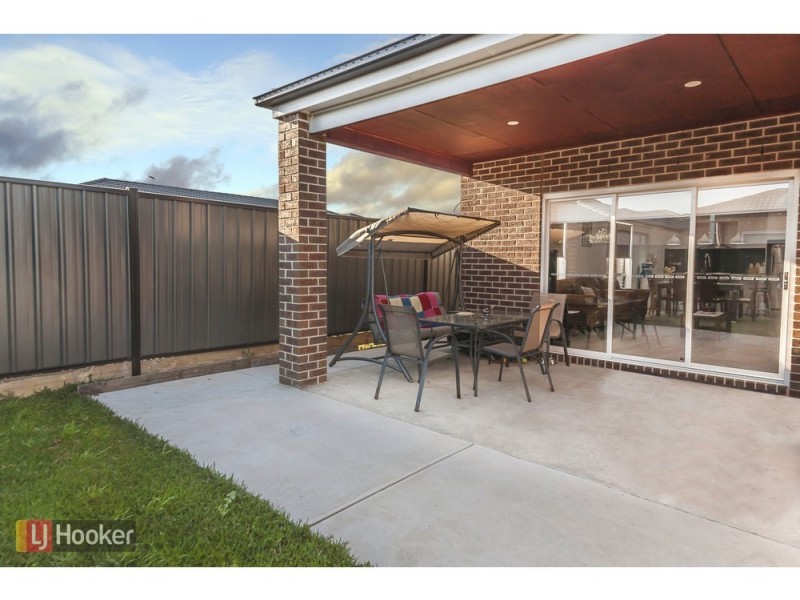 64 Streamside Drive, Craigieburn VIC 3064