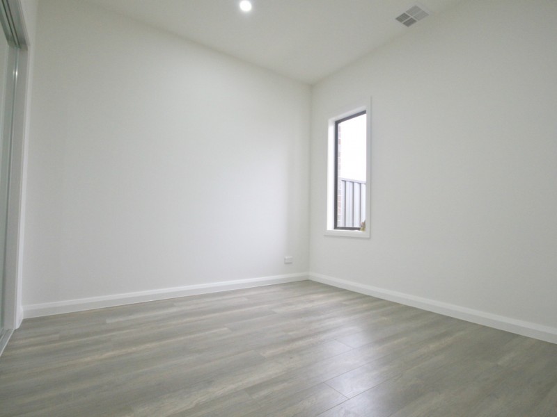 Unit 2/79 Debonair Parade, Craigieburn VIC 3064