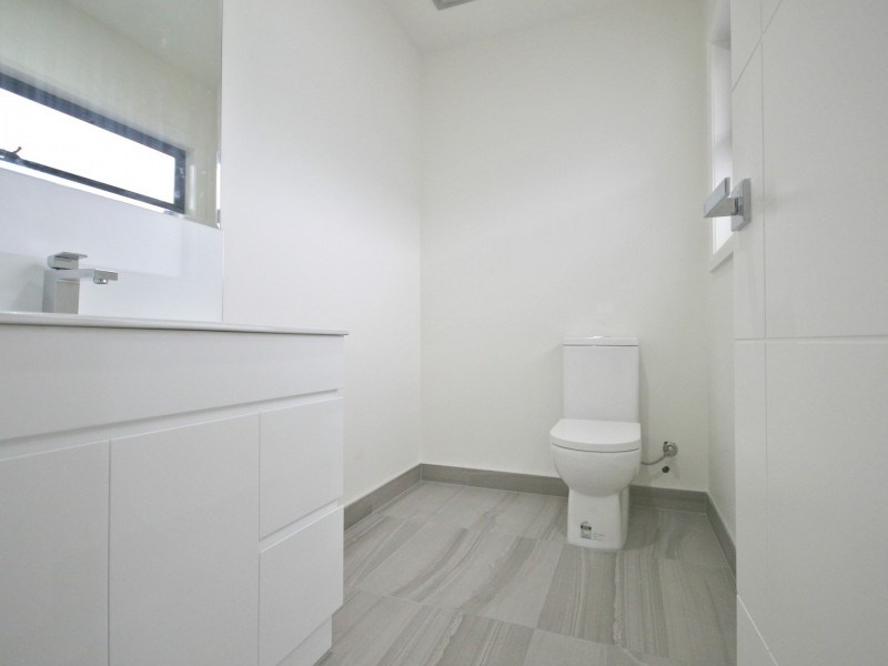 Unit 2/79 Debonair Parade, Craigieburn VIC 3064