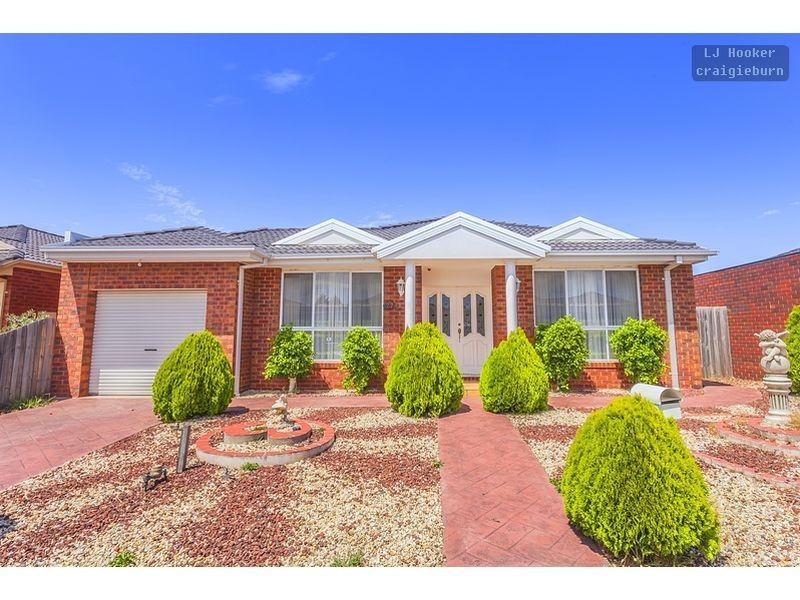 27 Thames Way, Roxburgh Park VIC 3064