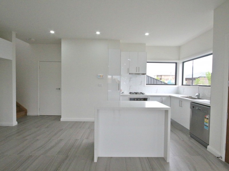 Unit 1/79 Debonair Parade, Craigieburn VIC 3064