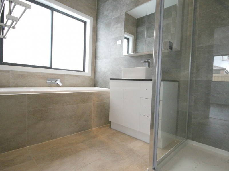 6 Moonlight Way, Mickleham VIC 3064