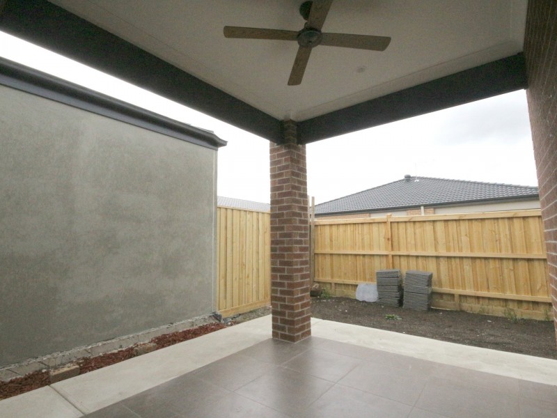 6 Moonlight Way, Mickleham VIC 3064