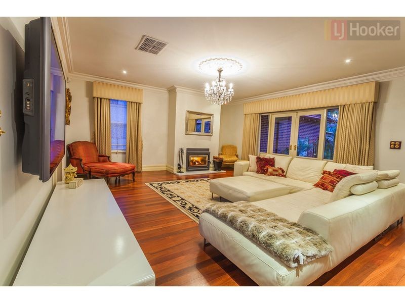 36 Castlehill Ave, Greenvale VIC 3059