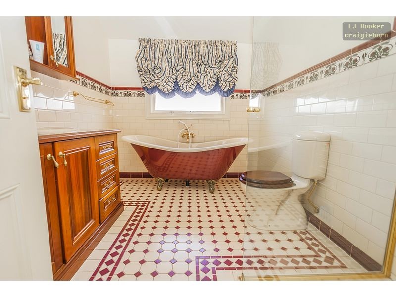 36 Castlehill Ave, Greenvale VIC 3059