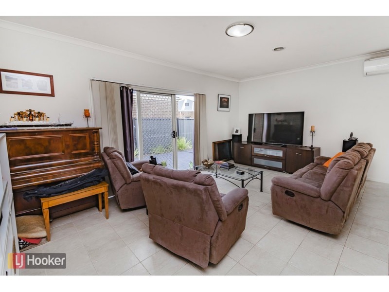 21 Highbury Circuit, Craigieburn VIC 3064