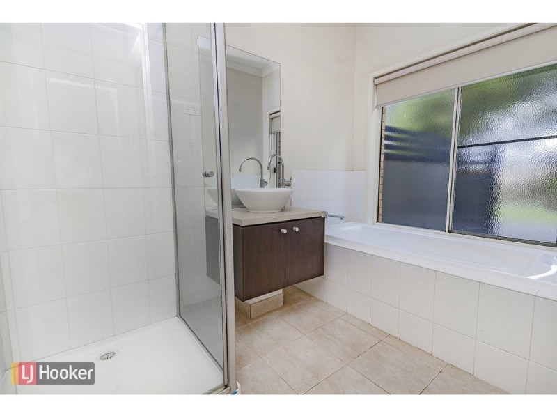 21 Highbury Circuit, Craigieburn VIC 3064