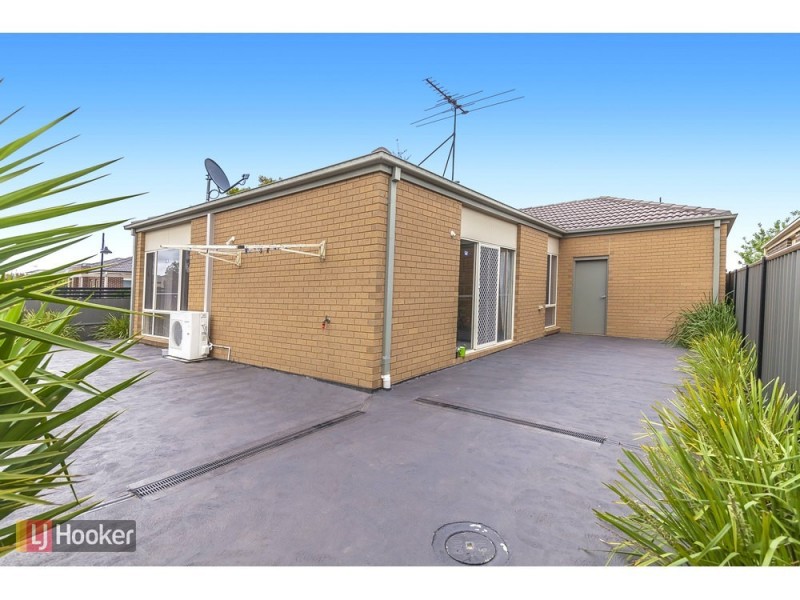 21 Highbury Circuit, Craigieburn VIC 3064