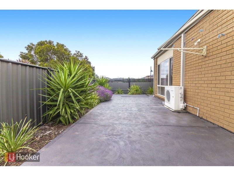 21 Highbury Circuit, Craigieburn VIC 3064
