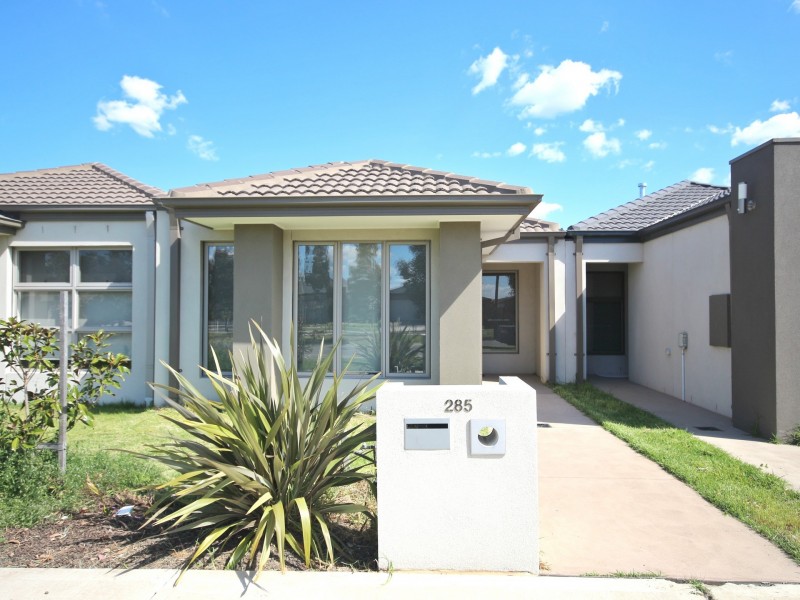 285 Brookfield Boulevard, Craigieburn VIC 3064