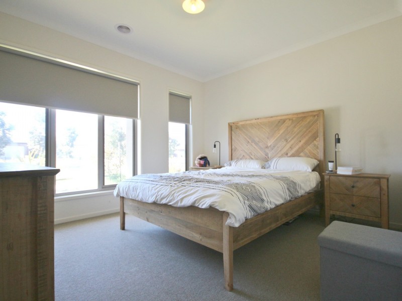 285 Brookfield Boulevard, Craigieburn VIC 3064